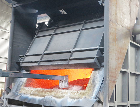 ALUMINUM SMELTING AND HOLDING FURNACE